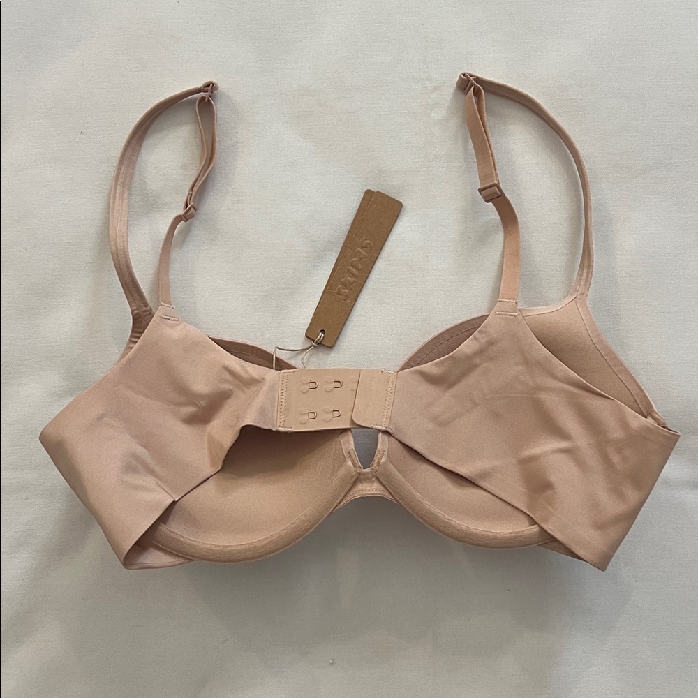SKIMS ULTIMATE TEARDROP PUSH-UP BRA - Picture 2 of 3